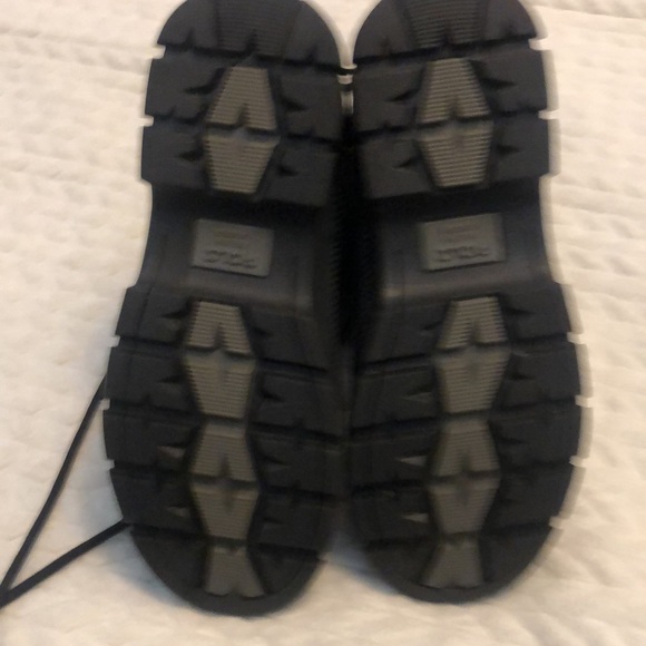 Ralph Lauren snow boots like new condition - Picture 4 of 6
